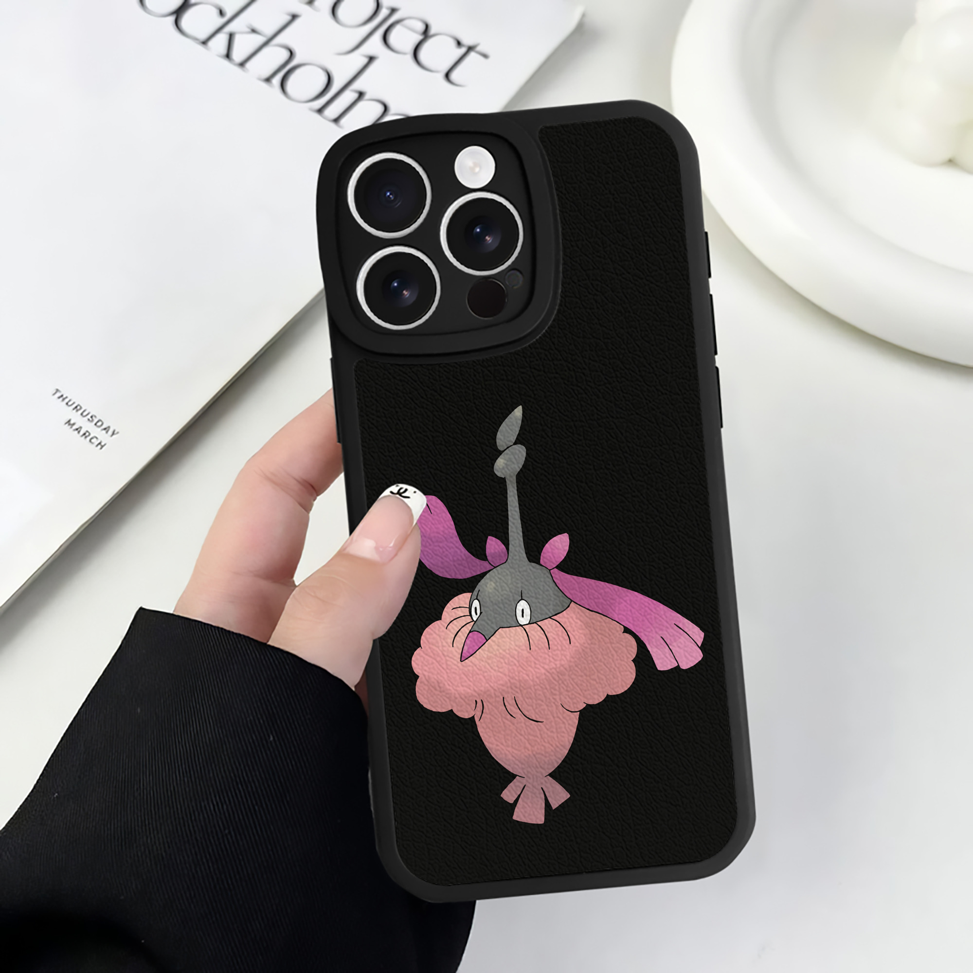 （画像用） ポケットモンスター Pokémon 【iPhone 16シリーズ対応】シリコンスマホケース（レザー調） 材質：シリコン
